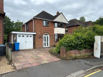 3 bedroom detached house in Codsall