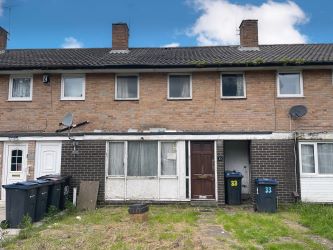 3 bedroom mid terraced house in Birmingham