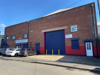 Freehold industrial unit in West Bromwich