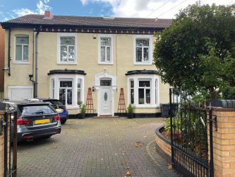 6 bedroom double fronted property in Stechford