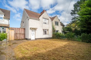 3 bedroom semi detached house in Wolverhampton