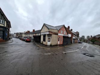 Freehold retail unit in Mansfield