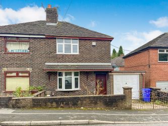 3 bedroom semi detached house in Stoke on Trent