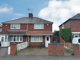 2 bedroom semi detached house in West Bromwich