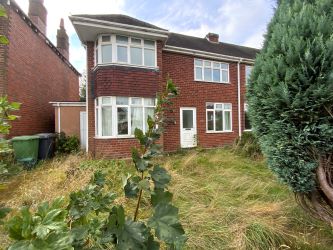 2 bedroom semi detached house in Bilston