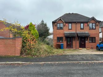 2 bedroom semi detached house in Stone