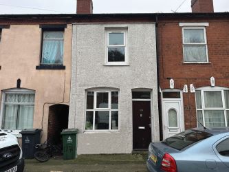 2 bedroom mid terraced in Walsall