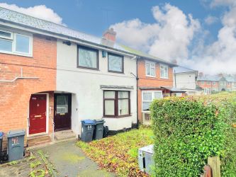 3 bedroom mid terraced house in Northfield