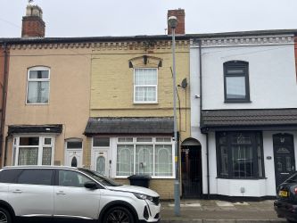 4 bedroom mid terraced house in Small Heath