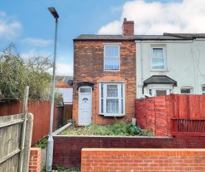 2 bedroom end terraced house in Birmingham