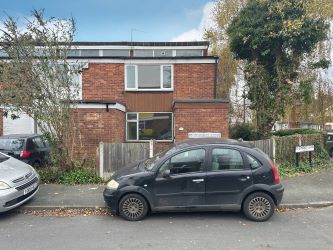 3 bedroom end terraced house in Wolverhampton