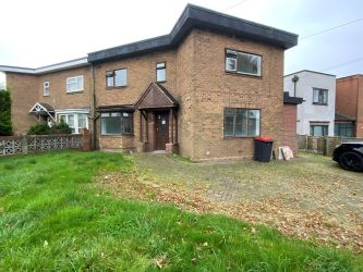 4 bedroom semi detached house in Telford 