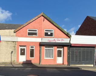 Mid terraced retail premises in Mansfield