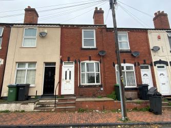 2 bedroom mid terraced house in Tipton