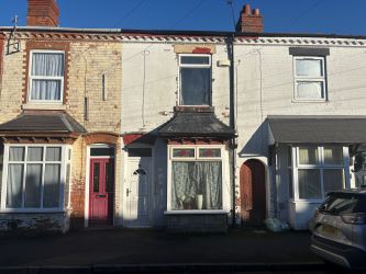 3 bedroom mid terraced house in Kings Heath