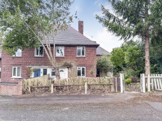 2 bedroom semi detached house in Ilkeston, Derbys.