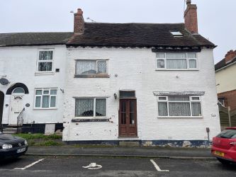 2 bedroom mid terraced house in Quinton