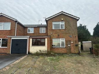 3 bedroom semi detached house in Hinckley, Leics.