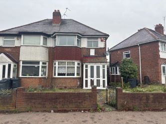 3 bedroom semi detached house in Birmingham