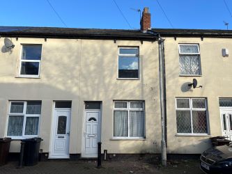 3 bedroom mid terraced house in Wolverhampton