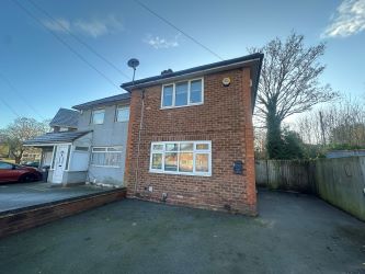 3 bedroom semi detached house in Birmingham