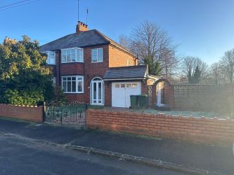 3 bedroom semi detached house in Tipton