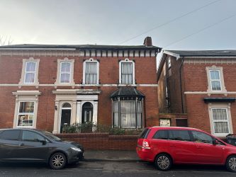 5 bedroom semi detached house in Birmingham 