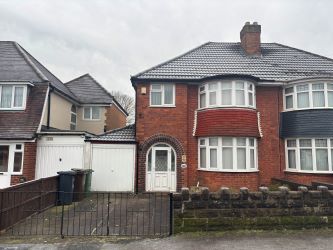 3 bedroom semi detached house in Birmingham 