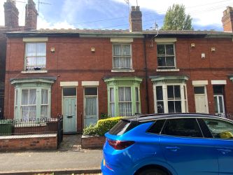 2 bedroom mid terraced house in Wolverhampton