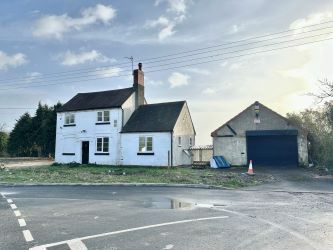 3 bedroom detached cottage in Solihull 