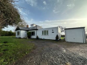 5 bedroom detached bungalow in Solihull