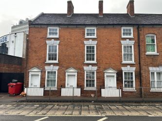 4 bedroom three storey mid terraced property in Walsall 