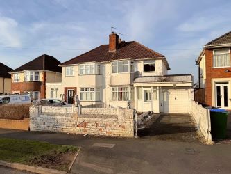 3 bedroom semi detached property in Oldbury