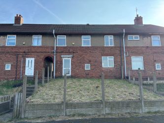 3 bedroom mid terraced property in Chesterfield