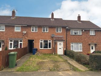 3 bedroom mid terraced property in Gloucester