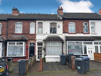 3 bedroom mid terraced house in Erdington