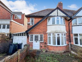 3 bedroom semi detached house in Dudley