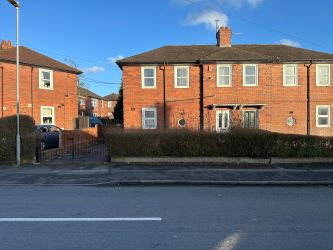 3 bedroom mid terraced house in Stoke on Trent