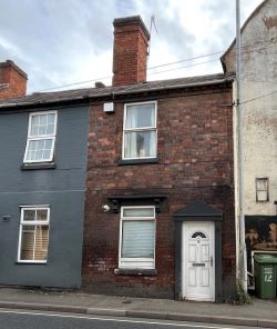 2 bedroom mid terraced house in Stourport on Severn