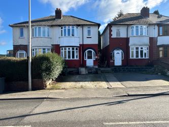 3 bedroom semi detached property in Oldbury