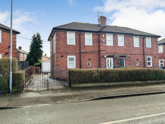 3 bedroom semi detached house in Stoke on Trent