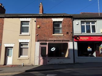 Freehold town centre retail unit in Measham