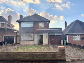 3 bedroom detached property in Dudley