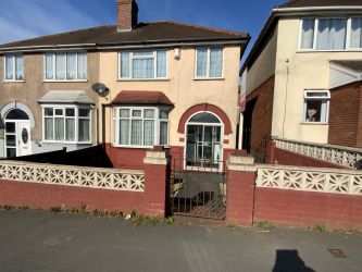 3 bedroom semi detached house in Dudley