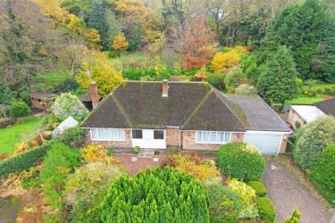 2 bedroom detached bungalow in Solihull