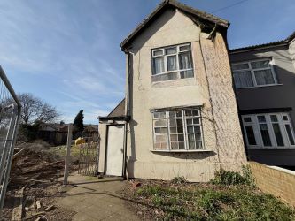 6 bedroom end terraced house in Walsall