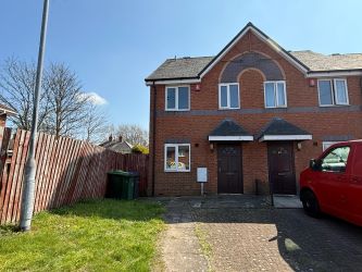 2 bedroom semi detached house in Tipton