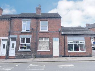 3 bedroom mid terraced house in Newcastle under Lyme