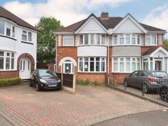 3 bedroom semi detached property in Sheldon