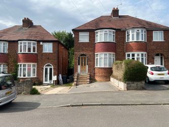 3 bedroom semi detached house in Willenhall